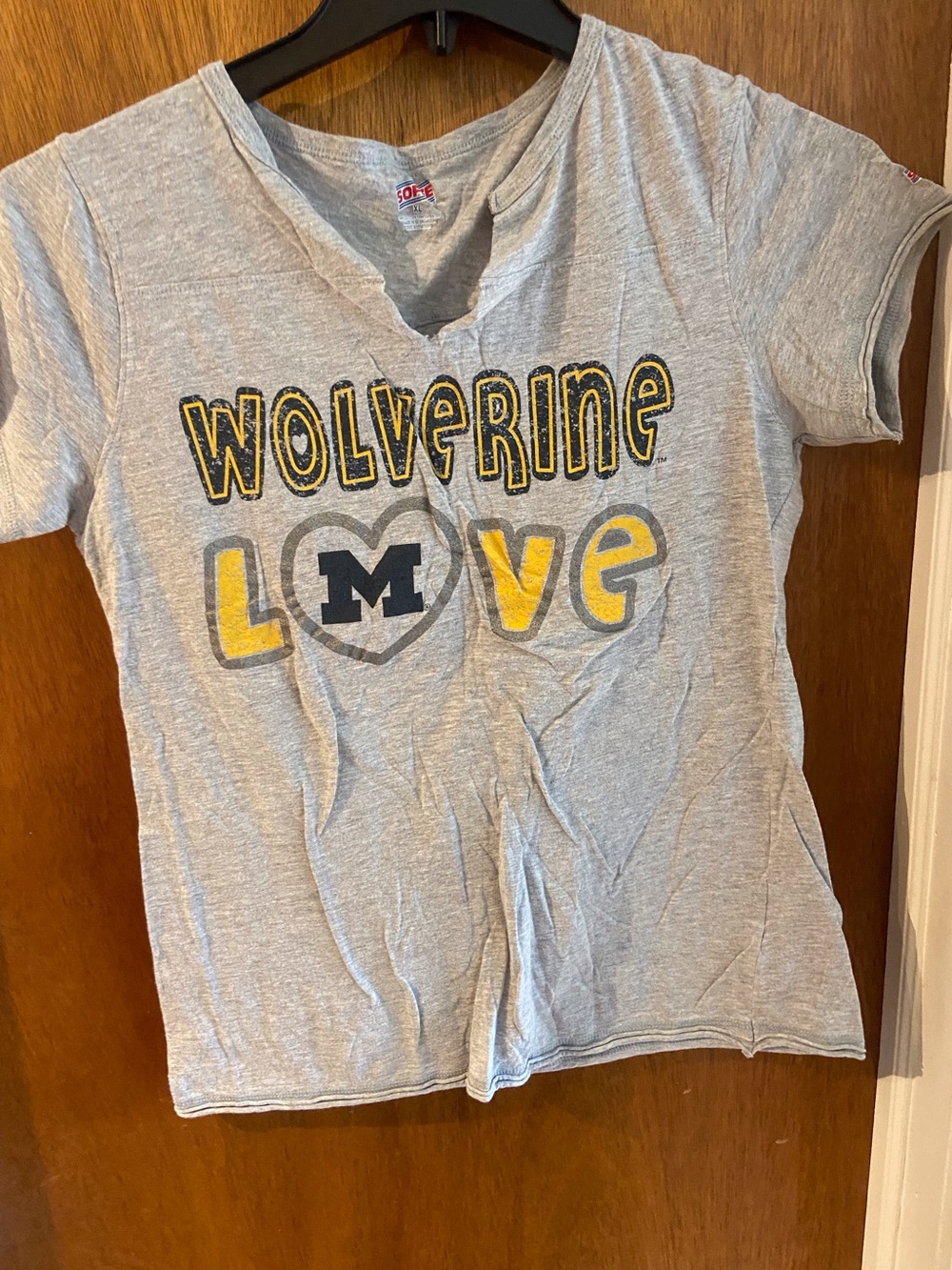 Wolverine Love Gray T-Shirt with Yellow & Navy Accents Size XL (fits small)